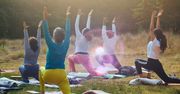 Ekologiczna Joga w Parku Wilsona – sport, zdrowie i natura na zakończenie lata