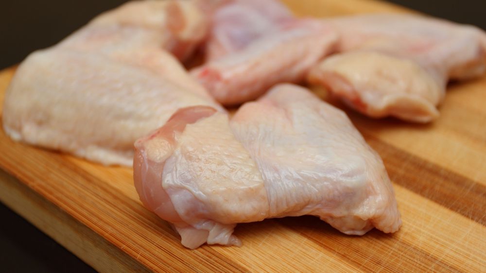 Surowe skrzydełko z kurczaka (samo mięso)