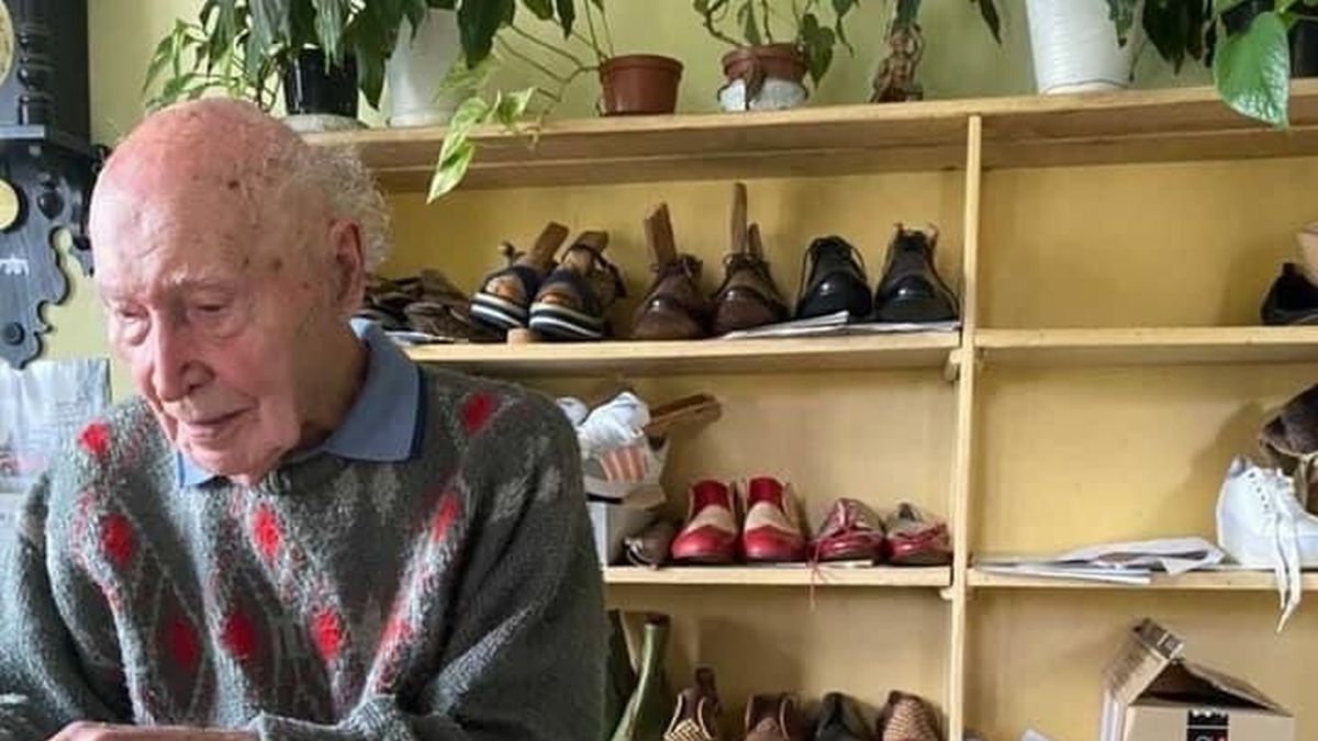 Józef Kania, 90-letni szewc, potrzebuje zleceń