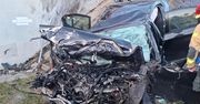 Poznań: BMW wbiło się w podporę wiaduktu. Kierowca ciężko ranny