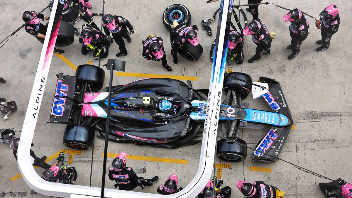 Materiały prasowe / Alpine / Na zdjęciu: Pierre Gasly podczas pit-stopu