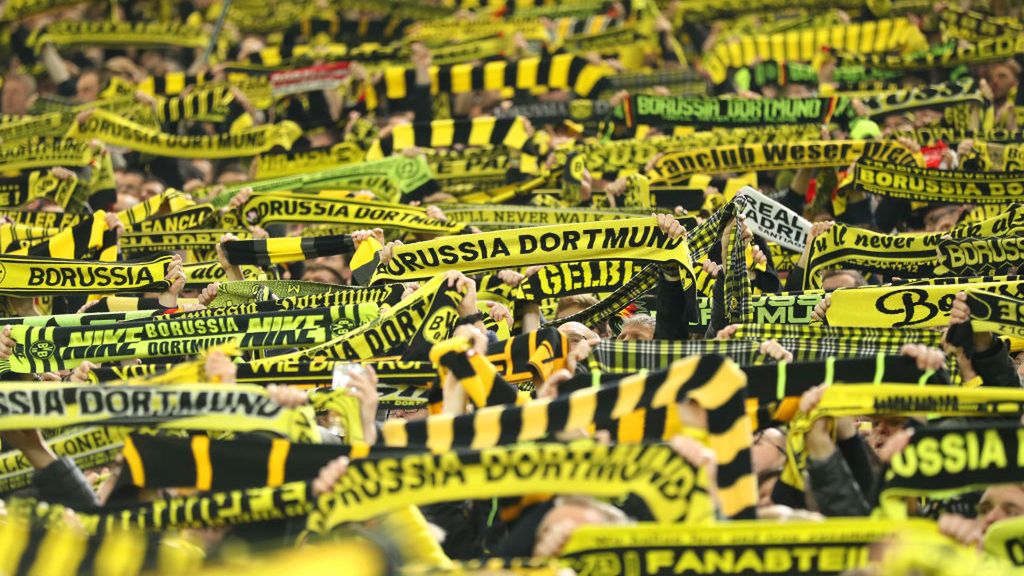 Zdjęcie okładkowe artykułu: Getty Images / Lars Baron / Na zdjęciu: kibice Borussii Dortmund