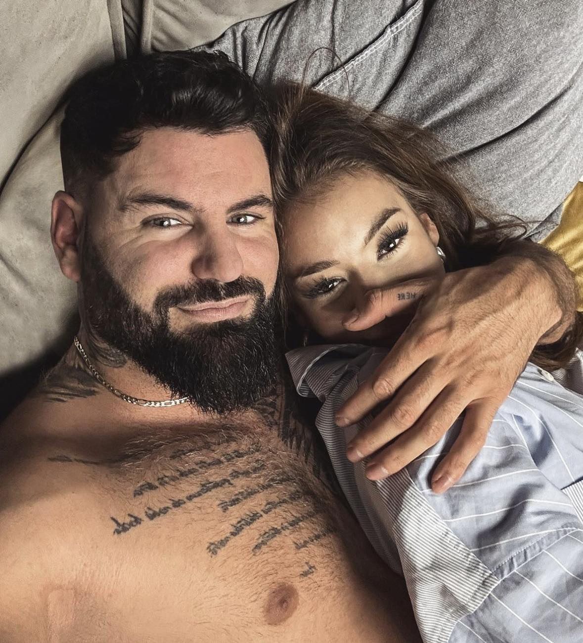 Wojtek Gola podbija Dubaj z 20-letnią ukochaną