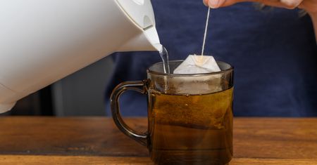 Polacy piją litrami. Jednak mało kto wie, jak długo należy ją parzyć