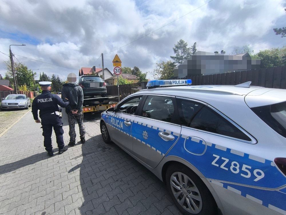 Fot. Licencjodawca. 19-latek rozbił auto i jeździł wrakiem