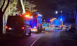 Tragedia w Kępicach. Auto wpadło do rzeki. Jedna osoba nie żyje