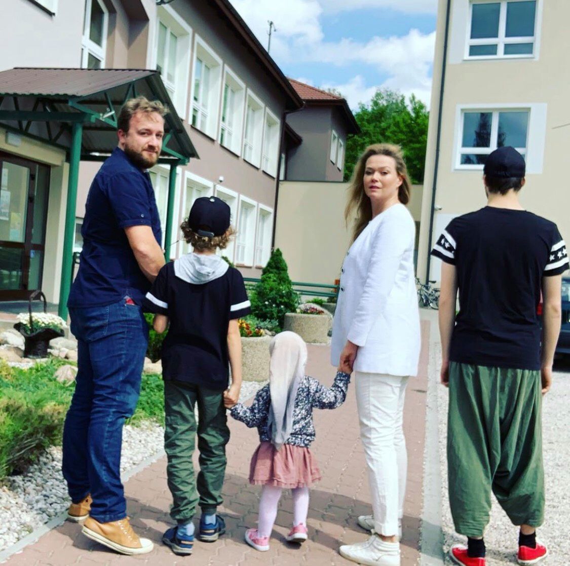 Tamara Arciuch i Bartek Kasprzykowski z dziećmi – Dzień Matki 2019