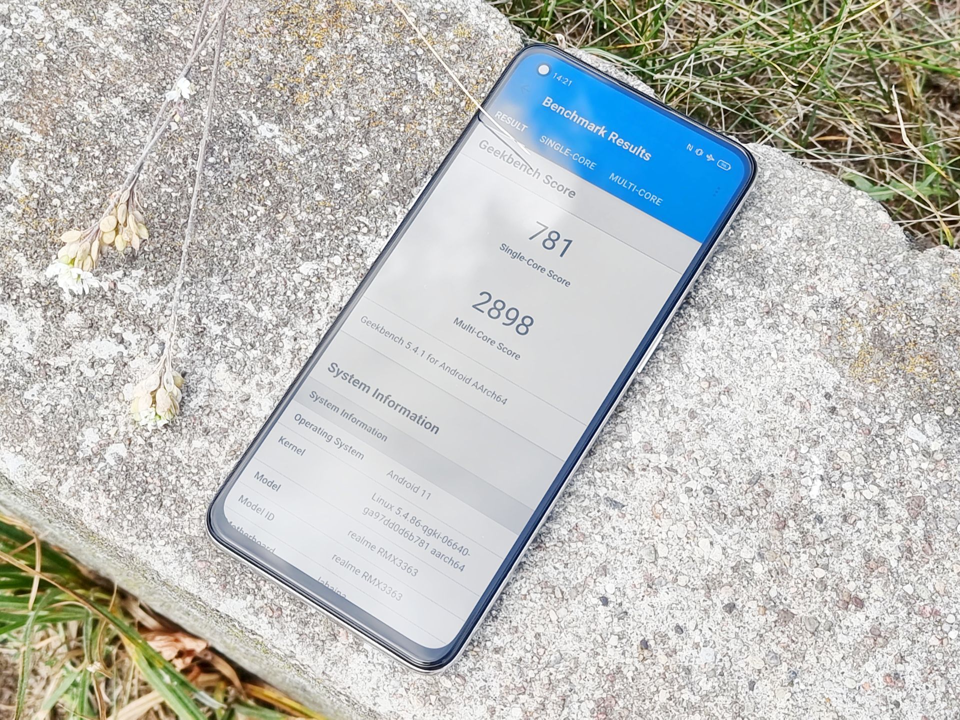 Test realme GT Master Edition. Czy faktycznie jest królem średniej półki? 2