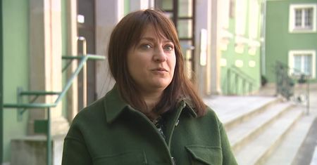 Setki beczek z niebezpiecznymi substancjami nad brzegiem Odry w Szczecinie. Odkryto je dzięki dronom