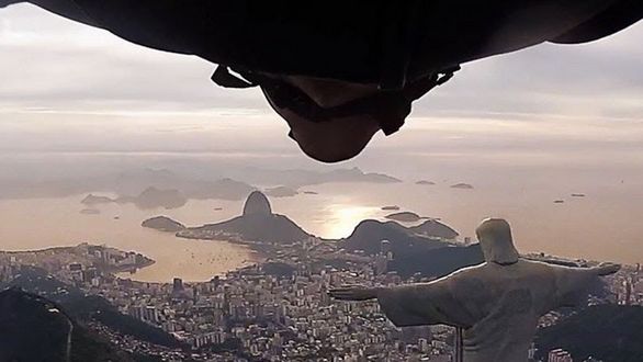 Jokke Sommer przeleciał pod ręką Chrystusa z Rio de Janeiro! 1