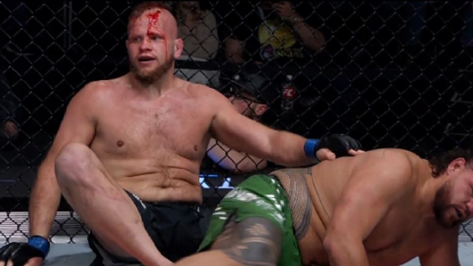 Twitter / Marcin Tybura pokonał Taia Tuivasę