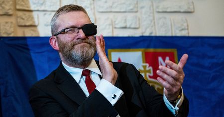 Trzecia siła Brauna. Koniec epoki Jana Pawła II, triumf alt-prawicy i alt-katolicyzmu [OPINIA]