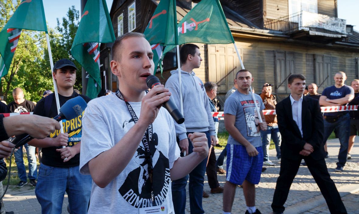 Adam Andruszkiewicz przemawia na manifestacji Młodzieży Wszechpolskiej. Białystok, 27 czerwca 2014 roku