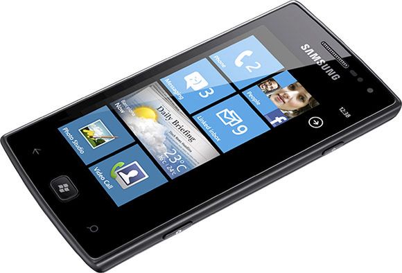 Samsung Omnia W - Windows Phone 7.5 Mango i Super AMOLED 2