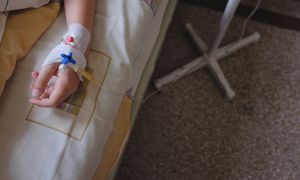 Te schorzenia prowadzą do amputacji u dzieci. Ekspert wyjaśnia