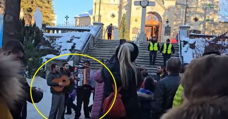 Romowie w Zakopanem. Postawili dwa radiowozy. Oto efekt