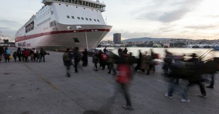 Grecki rząd oskarżany o porzucanie ludzi na morzu. Komisja Europejska wzywa do przeprowadzenia dochodzenia
