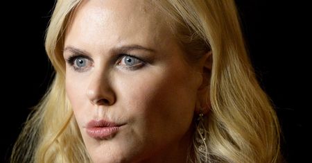 Internauci krytykują okładkę "Vanity Fair" z Nicole Kidman: "LEDWO SIEBIE PRZYPOMINA!" (FOTO)