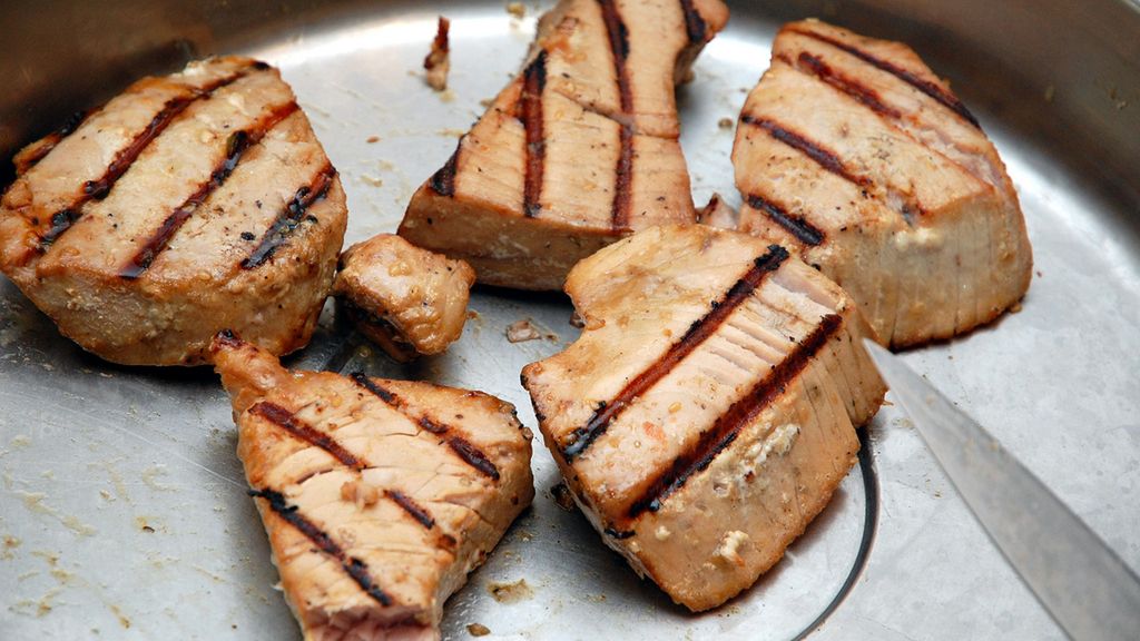 Tuńczyk błękitny poddany obróbce wysuszającej mięso