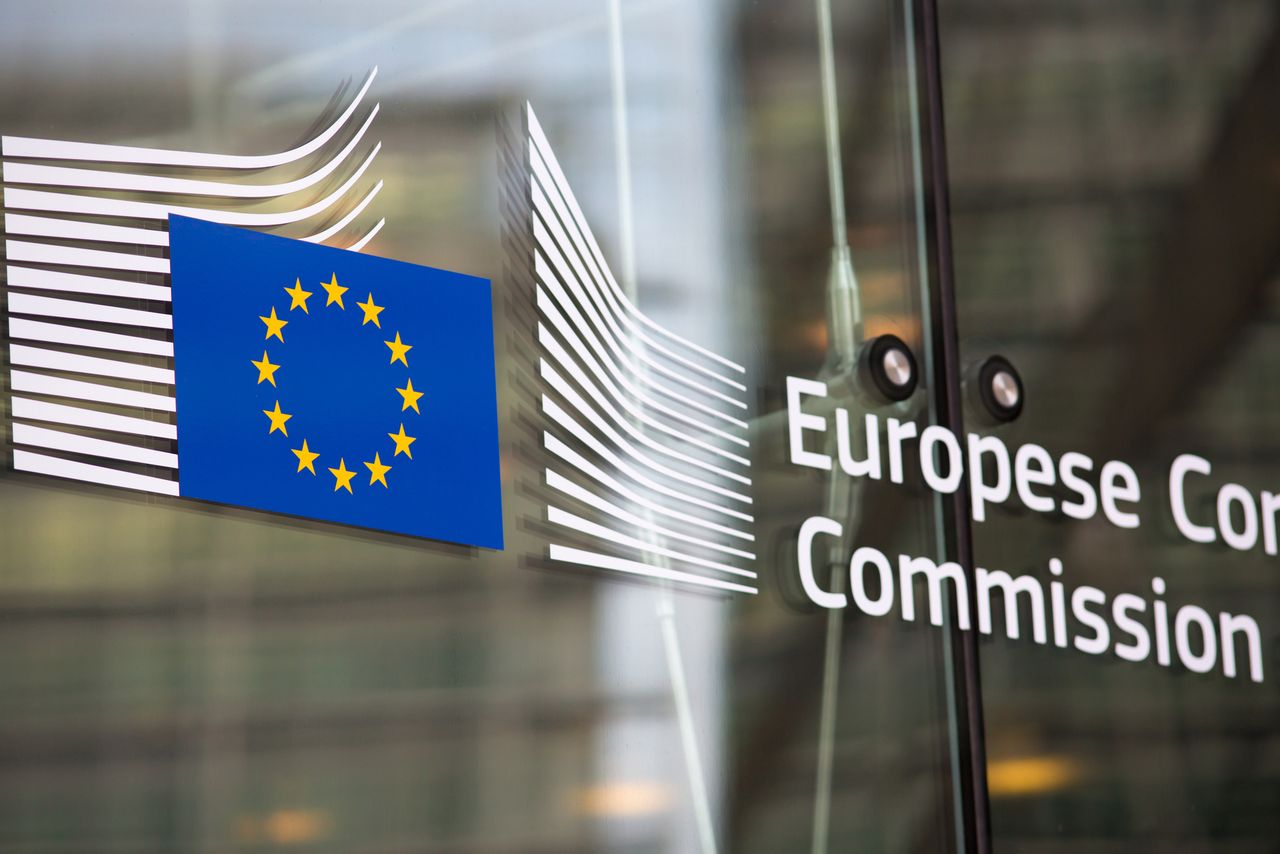 Komisja Europejska z depositphotos