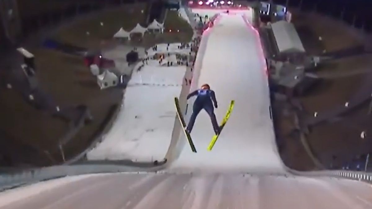 Eurosport / Na zdjęciu: puste trybuny podczas konkursu miksta w Lillehammer