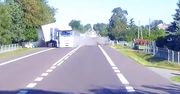 Tir zderzył się z osobówką. Policja pokazała nagranie