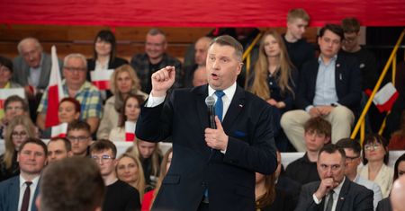 Zapytali Czarnka o problem z mieszkaniami w Polsce. "Zakładajcie rodziny teraz"