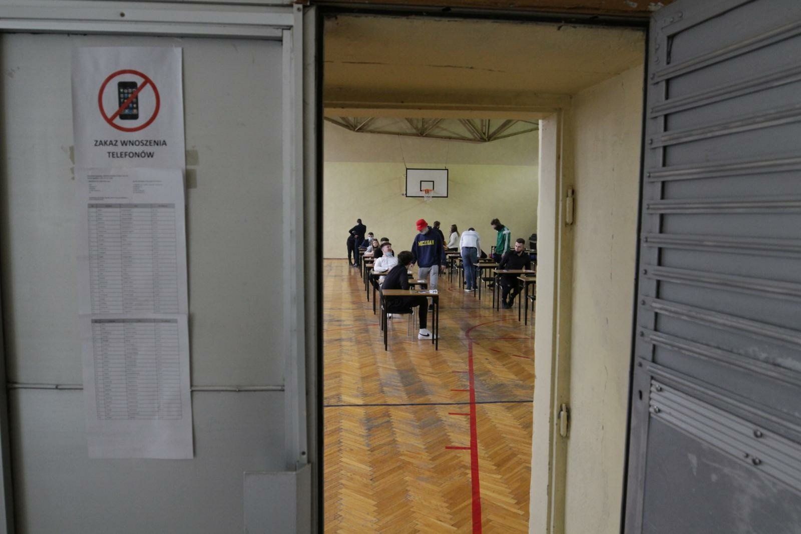 Sprawdź terminy w sesji zimowej i letniej, a także najważniejsze informacje dotyczące egzaminu zawodowego.