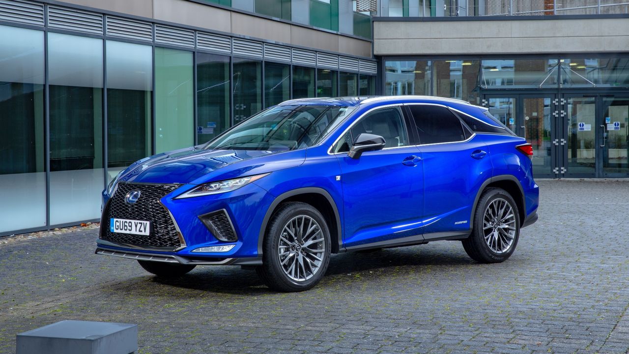 Czwarty Lexus RX jest bardzo charakterny