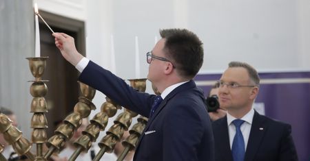 Spór o Chanukę w Sejmie. Hołownia odpowiada posłom Konfederacji