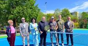 Nowy kort na osiedlu Ogrody już otwarty. Mieszkańcy od razu chwycili za rakiety
