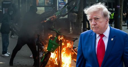 "Francja płonie". Donald Trump wzywa Paryż do zamknięcia granic