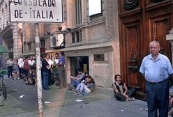 Nie stać ich na mieszkanie - śpią w magazynie