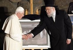 "Jan Paweł II był po stronie ofiar, Benedykt XVI nie"