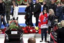 Morze łez i kwiatów - żegnają ofiary katastrofy Jaka-42