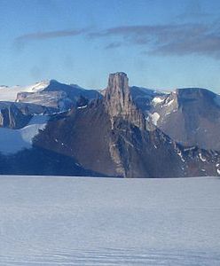 Groźne pęknięcie antarktycznego szelfu lodowego