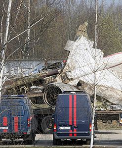 Brezent i płot - tak Rosjanie zabezpieczą wrak Tu-154