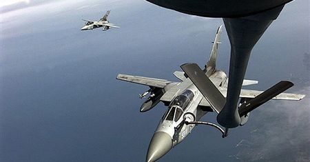 Włoski pilot karnie wycofany z operacji w Libii