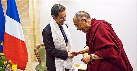 Ambasador wezwany po rozmowie Sarkozy'ego z Dalajlamą