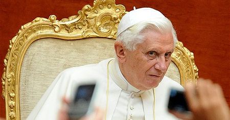 Papież przypomniał o 65. rocznicy Powstania Warszawskiego