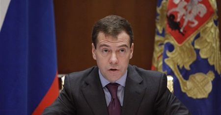 Miedwiediew wzywa do walki z prawicowym ekstremizmem