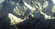 Śnieg utrudnił zbieranie śmieci z Mount Everestu