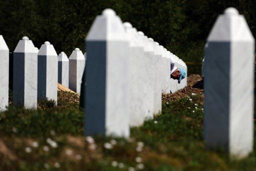 W 16. rocznicę Srebrenicy pochowano kilkaset ofiar