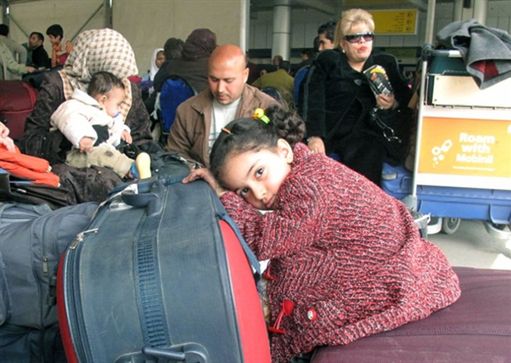 Zamęt na lotnisku - 4,5 tysiąca osób utknęło w Kairze