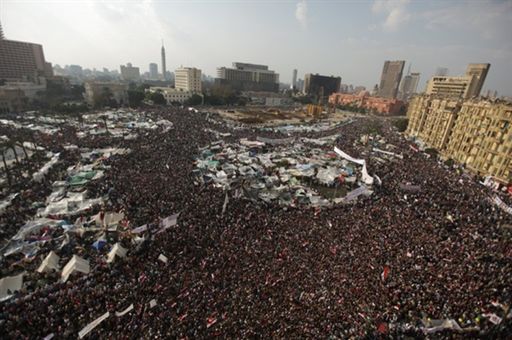 Miliony na ulicach, a Mubarak poleciał nad morze