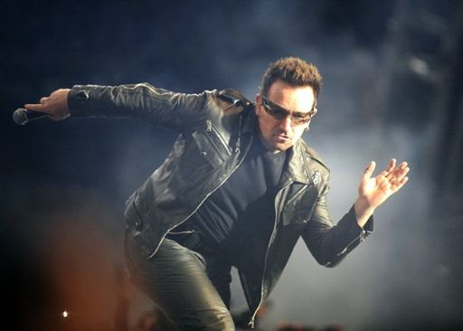 Włochy pomagają Afryce, bo boją się... Bono z U2?