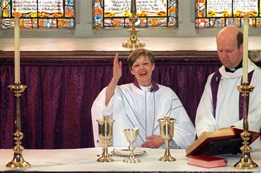 Anglikanie mówią NIE kobietom-biskupom