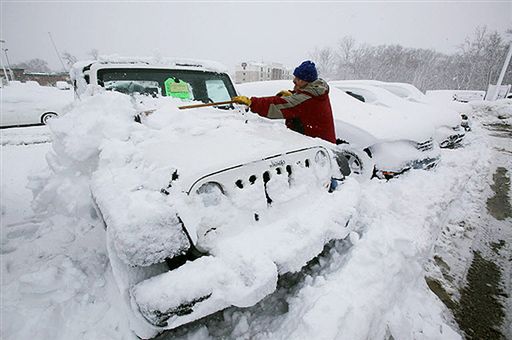Zima sparaliżowała wschód USA - tysiące ludzi bez prądu