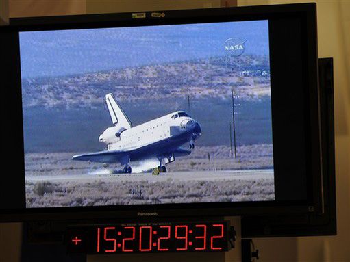 Prom kosmiczny Endeavour wylądował w Kalifornii