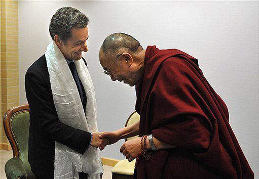 Wbrew Chinom Sarkozy spotkał się z Dalajlamą w Gdańsku